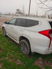 Mitsubishi Pajero Sport 2018, 181 лс, 321115 км, полный привод, АКПП. Автомобиль Мицубиси Паджеро Спорт, VIN Z8TGUKS10HM030073, тип легковые, категория В, цвет белый, 2018 года выпуска, мощность двигателя: 181 л.с., 133,1 кВт, показания одометра – 321115 км., дефекты по кузову: коррозия металла…