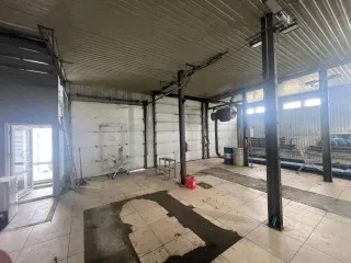 Автосервис и мойка 8777 кв. м Хабаровский край 6/8 долей в недвижимом имуществе: Автосервис, кадастровый номер 27:23:0050507:127 площадь 459,70 кв. м; Автомобильная мойка, кадастровый номер 27:23:0050507:128 площадь 414,30 кв. м; Земельный участок, кадастровый номер 27:23:0050507:138 площадь 3…