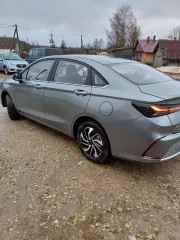 BAIC U5 PLUS 2023 г.в., VIN: XWDCLSAC5P0007308. Тех. описание: скол на лобовом стекле, не работает кнопка а/м (с водительской стороны) на двери, шум из подкапотного пространства, иногда есть треск при нажатии на тормоз, горят ошибки на панели. В залоге: БАНК УРАЛСИБ. С предметом торгов можно…