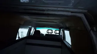 ГАЗ 2705, 2002. Автомобиль ГАЗ, модель: 2705, год изготовления: 2002 г.в., VIN: ХТН27050020242987, г.р.з. Т647УЕ47, вид собственности – совместная с супругом Арефьевым А.А. Автомобиль в неудовлетворительном состоянии, не находу, имеет сквозную коррозию металла по всему кузову, некомплектен…