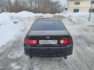 Honda Accord 2006 года, 190 лс, 395476 км, АКПП. Автомобиль марки HONDA модель Accord, 2006 г.в., VIN-номер JHMCL96806C220561.