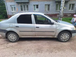 Renault Logan 2006 года, 87 л.с., пробег 182000 км. Легковой автомобиль Renault Logan (SR), VIN X7LLSRAHH6H012625, государственный номер Н922MO102, цвет серый.