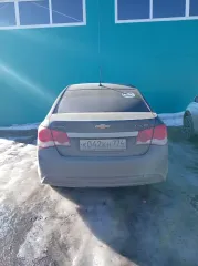 Chevrolet Kliq Cruze, 2013. Автомобиль марки/модели ШЕВРОЛЕ/CHEVROLET KLIJ CRUZE VIN:XUFJA695JD3063112, 2013 г.в., находится в залоге у АО «Кредит Европа Банк» (ИНН 7705148464, ОГРН 1037739326063).