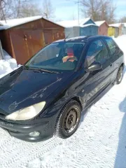 Peugeot 206, 2001 автомобиль легковой марки ПЕЖО-206, 2001 года выпуска, VIN VF32CKFWR41768136, цвет черный. С имуществом, являющимся предметом торгов, можно ознакомиться по адресу электронной почты: kobzeva.elena.128@mail.ru