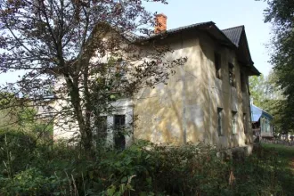 Административное здание по адресу: Ярославская область, муниципальный район Мышкинский, городское поселение Мышкин, город Мышкин, улица Угличская, дом 20, количество этажей 2, площадью 147.7 кв.м, кадастровый номер: 76:07:010101:60, с земельным участком по адресу: Ярославская область, Мышкинский…