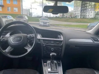 Audi A4 2013 (Audi А4), 2013 года, 170 лс, 211549 км, АКПП, легковой автомобиль, марка: Ауди, модель: А4, VIN: WAUZZZ8K0EA064044. Ошибка по коробке, нужен ремонт; по двигателю ошибки, работает ровно, не троит. Нужно поменять передний ступичный подшипник. По кузову есть сколы, небольшие царапины и…