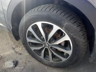 Renault Arkana RJCLE2M1X 2020 года, госномер М143АТ797, VIN X7LRJC2C465465368, ключ-карта. Мощность двигателя 114 л.с., объем 1598 см³, автоматическая коробка передач. Ключи в наличии, документы (СТС/ПТС) отсутствуют.