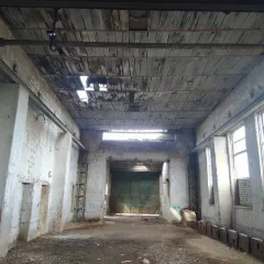 МТМ на 25 тракторов, наждак разукомплектован, кран-балка МТМ некомплект. Местоположение: Республика Калмыкия, Октябрьский район, Восход п., ул. Гагарина, д. 16. Этажность объекта: 1. Общая площадь по внутреннему обмеру: 602,3 м², по наружному обмеру: 655,34 м². Общий строительный объем: 3277 м³…