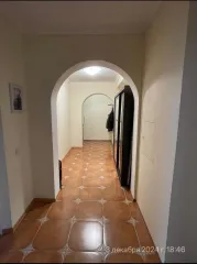 3-комн. квартира 108.4 кв.м Ханты-Мансийск общей площадью 108,4 кв.м, в том числе жилая 67,5 кв.м, расположена на 3 этаже 6 этажного жилого дома, кадастровый номер 86:12:29:0:28:39, инф. № 10575, адрес объекта: Тюменская область, Ханты-Мансийский автономный округ-Югра, г. Ханты-Мансийск, ул. Карла…