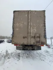 МАЗ 6312А9-470-010, 2012, г/н: А989ОЕ43, VIN: Y3M6312B9C0000033, цвет белый (кабина), цвет грузового отделения (синий тент). Местонахождение: Кировская область, г. Киров, д. Малая Субботиха, на з/у 43:40:0003633:1035. На кузове имеются следы повреждения ЛКП, многочисленные следы коррозии, на…