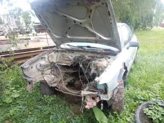 Audi 80 1992 года выпуска, VIN WAUZZZ8CZNA194060, цвет белый (серебристый), двигатель отсутствует.