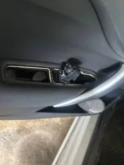 Citroen DS4 2012, 150 лс, 223616 км, АКПП. Легковой седан (не на ходу), белого цвета, VIN VF7NX5FEACY563166, ГРЗ В241ОА161, двигатель 10FJBZPSASF06 1537541, СТС 9961 854319.