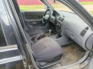 Hyundai Accent 2004 года, 102 лс, 245000 км. Легковой автомобиль, марка: HYUNDAI ACCENT, год изготовления: 2004, VIN: X7MCF41GP5M025860, мощность двигателя, л. с. (кВт): 102 (75). Пробег уточнять при осмотре.