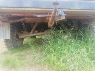 ВАЗ 2121 1990 года выпуска, госномер О288ВС11. Техническое состояние: удовлетворительное; массово механические и коррозийные повреждения, вплоть до сквозной коррозии. Цена: 189000 рублей.