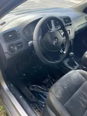 Volkswagen Polo 2016 года, VIN XW8ZZZ61ZGG035079, категория B/M1. Модель двигателя 052791, кузов XW8ZZZ61ZGG035079, бежевый цвет. Мощность 110 л.с. (81 кВт), объем двигателя 1598 см³, максимальная масса 1660 кг, масса без нагрузки 1185 кг. Автомобиль не на ходу, находится в залоге.