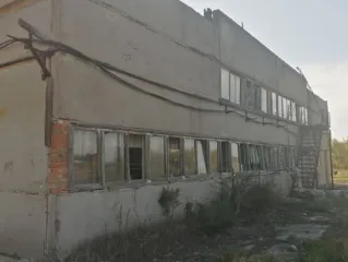 Производственный комплекс, 16 нежилых зданий, 185 172 кв.м, Самарская обл., г. Новокуйбышевск. Производственный комплекс (завод), состоящий из 16 нежилых объектов недвижимости, право аренды земельных участков - 3 635 +/- 21 кв. м, 117 501 +/- 119,97 кв. м, 64 036 +/- 89 кв. м, кадастровые номера…