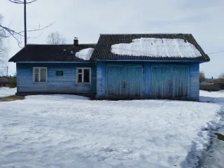 Здание пожаро-химической станции 111 кв.м и земельный участок 2551 кв.м, Архангельская область. Здание пожаро-химической станции площадью 111 кв.м. с кадастровым номером 29:01:200133:138, расположенное по адресу: Российская Федерация, Архангельская область, м.о. Вельский, рп. Кулой, ул. Крайняя, д…