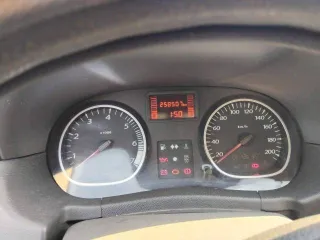 Renault Duster, 2013 года, 90 лс, 259000 км, полный привод, VIN X7LHSRDVN48895076. Автомобиль на ходу, коробка механика. Расход масла и соляры большой. Необходимо выполнить ремонтные работы ходовой передней части. Салон грязный, под накидками все в пятнах. Горит лампочка свечей накаливания. Бампер…
