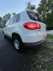 Volkswagen Tiguan 2010 легковой автомобиль, VIN: XW8ZZZ5NZAG106826, 2010 года выпуска. Предмет залога.
