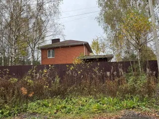 Земельный участок 1193 кв.м с постройкой Тверская обл Земельный участок с незарегистрированной постройкой, площадь земельного участка 1193 кв.м., назначение: Земли населенных пунктов, адрес (местонахождение): Россия, Тверская обл., Калининский муниципальный округ, д. Олбово, ул. Лесная, дом…