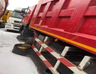 Автомобиль-самосвал Hongyan CQ3406HV39, VIN LZFF31T68MD037381, 2021 года выпуска, гос. рег. знак Р701МН142. Отсутствуют ключи.
