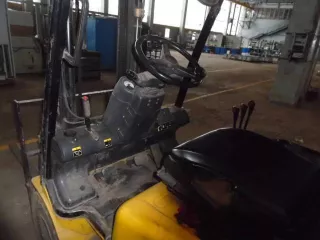 Погрузчик вилочный Hyundai 20DA-7E, грузоподъемность 2000 кг, тип двигателя дизельный, марка двигателя Kubota, размер вил (ДхШхВ), мм 900 100 40, тип шин: Пневмо