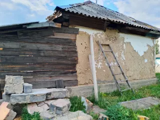 Жилое здание 49,9 кв.м и земельный участок 600 кв.м Новосибирская область Жилое здание, доля в праве: ½, кадастровый номер 54:03:011227:17, местоположение: Новосибирская область, р-н. Болотнинский, г. Болотное, ул. Островского, д. 59, площадь: 49,9 кв.м.; Земельный участок, кадастровый номер…