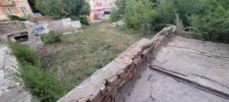 Земельный участок, площадь 251 +/- 6 кв.м., назначение: земли населенных пунктов, кадастровый номер: 63:01:0910008:1034 с ветхим строением, подлежащим сносу (общественный туалет) кадастровый номер: 63:01:0910008:982
Адрес: Россия, Самарская область, г. Самара, Михаила Сорокина, д. 1а