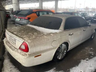 Jaguar XJ, 2009 года, 238 лс, 350000 км, АКПП. Легковой автомобиль, марка: JAGUAR, модель: XJ, год изготовления: 2009 г.в., цвет: белый, VIN: SAJAA71M49VH32606, ПТС: 77УЕ 418166, г/н: Р374УА199, двигатель №: 582615352, мощность двигателя, л. с. (кВт): 238 (175), рабочий объем двигателя, куб. см…