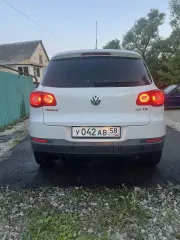 Volkswagen Tiguan 2010 легковой автомобиль, VIN: XW8ZZZ5NZAG106826, 2010 года выпуска. Предмет залога.
