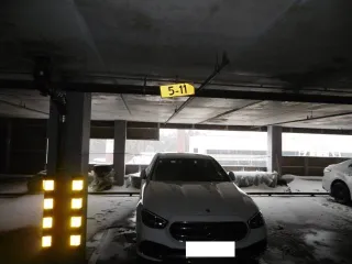 Парковочное место 17,1 кв.м, нежилое помещение 17,1 кв.м. Адрес: Московская область, Одинцовский район, рабочий поселок Заречье, улица Каштановая, дом 12, строение 1, помещение 5.011. Кадастровый номер: 50:20:0020202:4647.