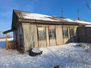 Нежилое помещение, назначение: нежилое, площадь 72,6 кв.м., расположенное по адресу: Тюменская область, Юргинский район, д.Малая Трошина, ул.Центральная, 38. Год постройки 1986. Техническая характеристика помещения: материал стен – брус, обшивка плоским шифером, крыша – шифер, фундамент –…