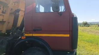Автомобиль МАЗ-5516х5-471-050, VIN Y3M5516X5G0000127, год изготовления 2015, двигатель ЯМЗ-65853 №F0583178, цвет кузова красный, регистрационный знак X255МН124. ПТС 63 ОВ 382287 от 22.12.15.