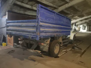 ГАЗ-САЗ-35071 2013 года, грузовой самосвал. VIN X3E350710D0011859. Категория С, дизельный двигатель Д2457Е4*812246, 125 л.с., объем 4.75 л, экологический класс 4. Разрешенная максимальная масса 8180 кг, масса без нагрузки 3940 кг. Цвет кабины белый, государственный регистрационный номер т409нс33…