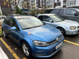 Volkswagen Golf 2013 Транспортное средство – легковой автомобиль, марка /модель – Volkswagen Golf. Транспортное средство – легковой автомобиль, марка /модель – Volkswagen Golf, год выпуска – 2013, VIN – WVWZZZAUZEW009895. Обременения: залог в пользу АО «ТБанк» (ИНН 7710140679).