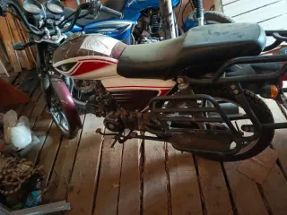 Vortex, ВАЗ 21104 2005, Lada 2107, Lada Vesta. Единый лот в количестве 4 шт. (1 мопед, 3 автомобиля). Полное описание в извещении от 04.01.2026 г. 1) Мопед марки "Vortex" без государственного регистрационного знака. 2) Автомобиль марки ВАЗ 21104 с государственным регистрационным знаком Е940ХН12…