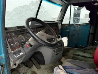 Freightliner ST120064ST 2005 транспортное средство - фрейтлайнер ST120064ST, 2005 г.в., грз В002КА190, VIN 1FUJBBCK25LN52718 Заявки по осмотру имущества направлять по адресу электронной почты: 89105761698 (Казберов Алексей Владиславович), по адресу электронной почты: arbitr.shchukina@yandex.ru.