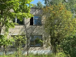 Теплая стоянка, КПП, Административное здание, КТП, Смоленская область, Симоновой, 110 696.8+30.1+587.7+266.9+366.4+630.3 кв.м Здания в Смоленской обл. еще 1. Здание нежилое: Теплая стоянка 25 мест площадью 696,8 кв.м., кадастровый номер 67:06:0010166:129, расположенное по адресу: Смоленская…