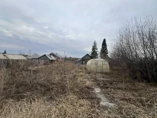 Доли дома 27,3 кв.м и земельного участка 1 048 кв.м, Свердловская обл. 2/3 доли дома и 2/3 доли земельного участка в Свердловской обл. 2/3 доля в праве на жилое здание, площадь: 27,3кв.м., кадастровый номер: 66:25:4401004:359 и 2/3 доля в праве на земельный участок, площадь: 1 048кв.м., категория…