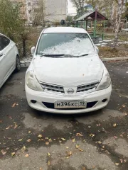 Nissan Tiida Latio 2010, госномер М396КС19, VIN отсутствует, номер кузова SC11-255239, цвет белый. Рабочее состояние не проверялось. Обременения: запреты судебного пристава-исполнителя на регистрационные действия. Цена 609800 руб. Задаток 92000 руб.