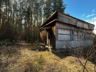 Нежилые здания, общая площадь 931 кв.м., Белоярский р-н, Свердловская область. Имущественный комплекс в Свердловской обл. еще. Имущественный комплекс в Свердловской обл. еще. Здание нежилое, площадь 44 кв.м., назначение: помещение, адрес (местонахождение): Свердловская область, р-н Белоярский, п…