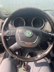 Skoda Yeti 2012 Avtomobil marki SKODA model Yeti 2012 g.v. VIN nomer TMBJF25L1C6085384 Avtomobil na hodu, problemy s provodkoy, inogda ne zavoditsya. Skoly, tsarapiny, rzhavchina. AKB otsutstvuet, signalizatsiya est, klyuch odin komplekt. Avtomobil nahoditsya po adresu: gorod Oktyabrsk ul. Kurskaya…