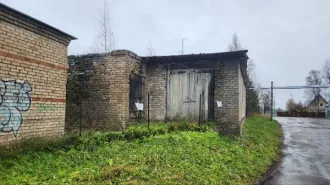 Помещение 40.3 кв.м, Тверская область, Оленинский район, пгт Оленино, ул 1 Мая, д 4, пом I. Кадастровый номер: 69:23:0000007:1624. Назначение: нежилое, расположено на 1 этаже. Ограничения и обременения не зарегистрированы. Кадастровый номер здания: 69:23:0000007:757.