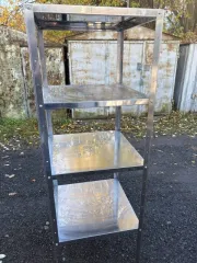 Стеллаж кухонный, 600х300х1850мм, 4 полки. Является бывшим в употреблении имуществом, могут иметься скрытые недостатки.