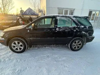 Lexus RX 2001 года, 223 лс, 275000 км, полный привод, АКПП. Легковой автомобиль: Lexus RX300, год изготовления: 2001, легковой универсал, г/н: А372МН155, цвет: черный, VIN: JTJHF10U010198958, ПТС 39 УК 884981, СТС 99 43 084566. (Ходовая часть под замену, сальники передних приводов под замену, свечи…