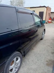 Toyota Estima, 2001 г.в., черный. VIN отсутствует, ПТС 25 УА 428618, госномер У343МС55. Двигатель: бензиновый, модель 2AZ 0554367, мощность 160 л.с. (120 кВт), объем 2362 см³. Кузов ACR30-0136199, экологический класс 3. Максимальная масса 2025 кг, масса без нагрузки 1640 кг. Произведено в Японии…