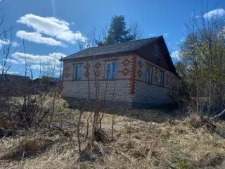 Нежилое здание 41,5 м² и земельный участок 633 м², Ярославская обл., Переславль-Залесский р-н, с. Новоселье, ул. Центральная, дом 1 с земельным участком, в составе: нежилое здание, 1-этажное, площадь 41,5 кв. м, адрес: Российская Федерация, Ярославская область, муниципальный округ…