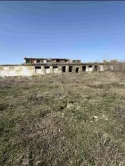 Весовая площадью 15 м2, кадастровый номер: 74:05:0800001:828, адрес: Челябинская область, Варненский район, с. Бородиновка, ул. Мира, 43. Подводящий газопровод к зернотоку, инв. № 304. Склад площадью 1 195 м2, кадастровый номер: 74:05:0800001:531, адрес: Челябинская область, Варненский район, с…