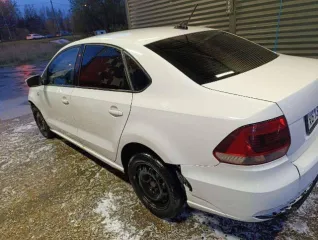 Volkswagen Polo 2019, VIN: XW8ZZZ61ZKG036135, год изготовления: 2019, госномер Х613МВ790. В залоге у АО "ТБанк".