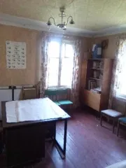 Земельный участок 360 кв.м и лаборатория 66,3 кв.м, Смоленская область, Рославльский район. Участок площадью 360 кв.м, кадастровый номер 67:15:0010301:1243 (реестровый номер федерального имущества П11420022391), по адресу: Смоленская область, муниципальный округ Рославльский, деревня Сидорки, улица…